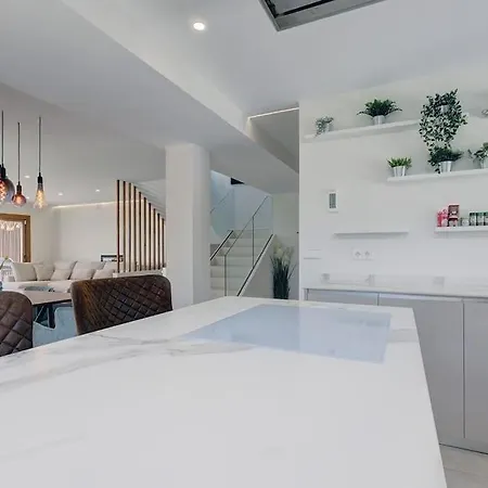 Villa Modern / Sea Views & Private Pool/ Sofia