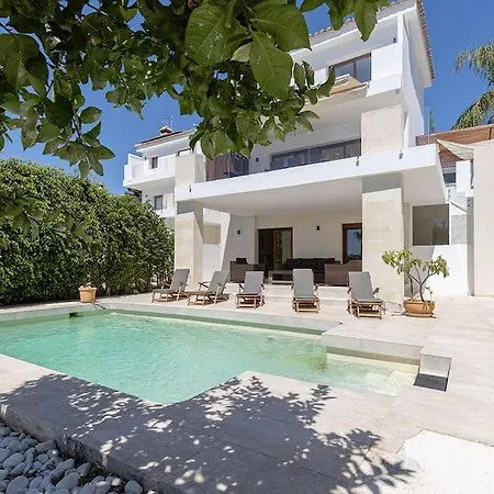 Modern / Sea Views & Private Pool/ Sofia
